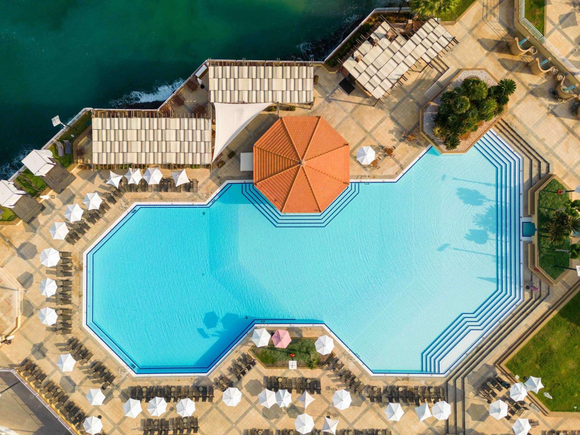 Moevenpick Hotel Beirute Exterior foto