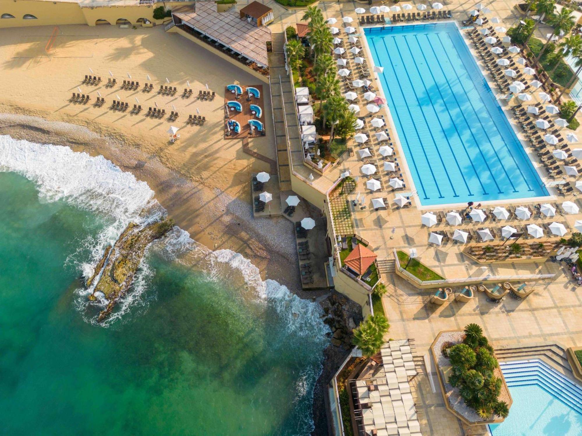 Moevenpick Hotel Beirute Exterior foto