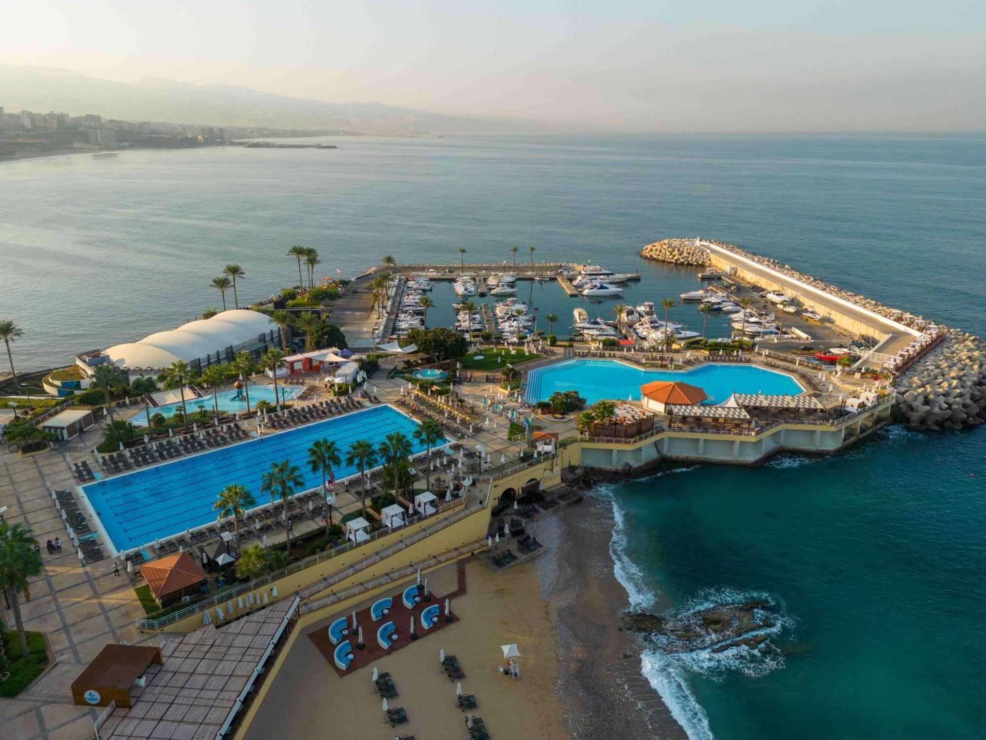 Moevenpick Hotel Beirute Exterior foto